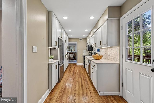 1360 SNOW MEADOW LN, Mclean, VA 22102