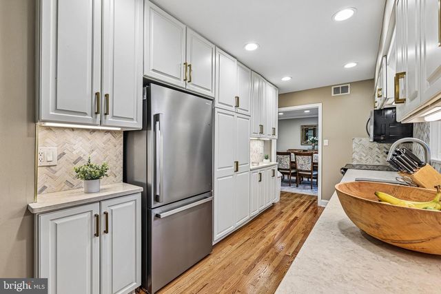 1360 SNOW MEADOW LN, Mclean, VA 22102