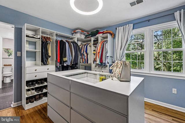 1360 SNOW MEADOW LN, Mclean, VA 22102