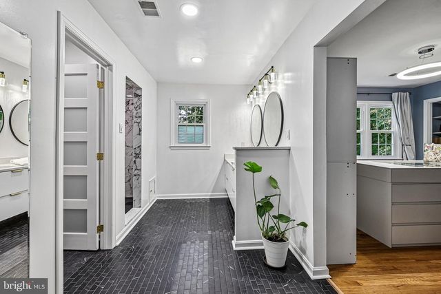1360 SNOW MEADOW LN, Mclean, VA 22102