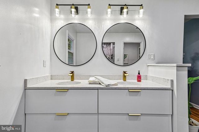 1360 SNOW MEADOW LN, Mclean, VA 22102