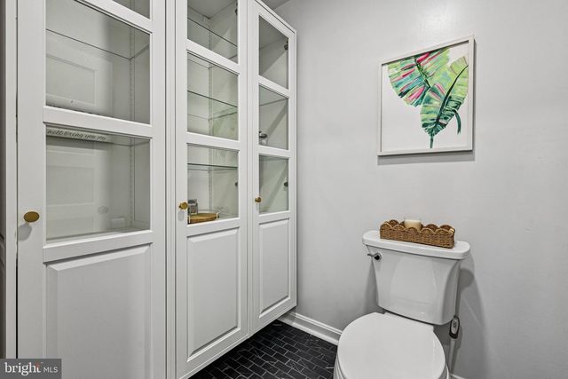 1360 SNOW MEADOW LN, Mclean, VA 22102