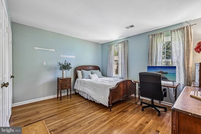 1360 SNOW MEADOW LN, Mclean, VA 22102
