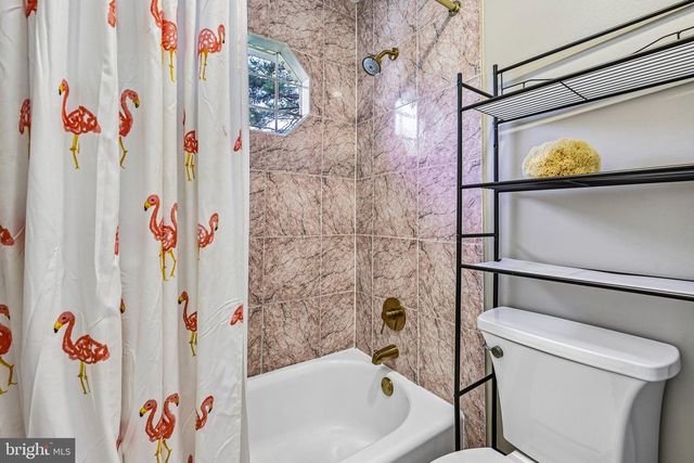 1360 SNOW MEADOW LN, Mclean, VA 22102