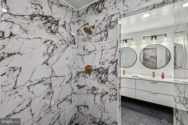 1360 SNOW MEADOW LN, Mclean, VA 22102