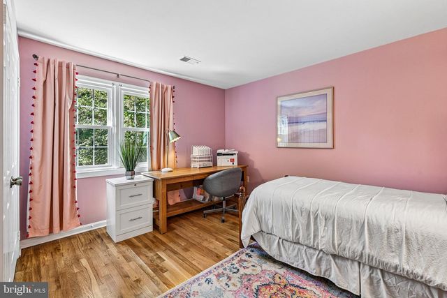 1360 SNOW MEADOW LN, Mclean, VA 22102