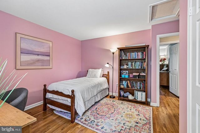 1360 SNOW MEADOW LN, Mclean, VA 22102
