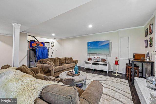 1360 SNOW MEADOW LN, Mclean, VA 22102