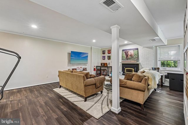 1360 SNOW MEADOW LN, Mclean, VA 22102