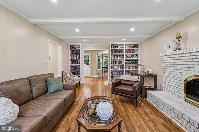 1360 SNOW MEADOW LN, Mclean, VA 22102