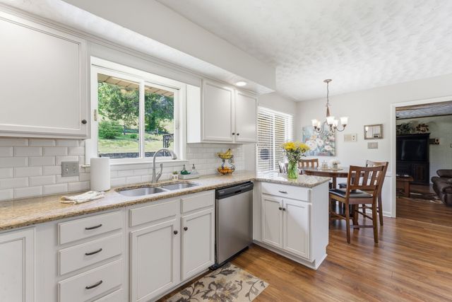 899 Carters Creek Pike, Columbia, TN 38401