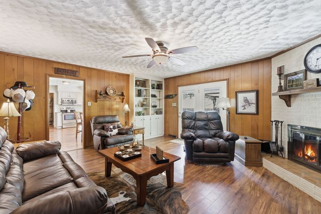 899 Carters Creek Pike, Columbia, TN 38401