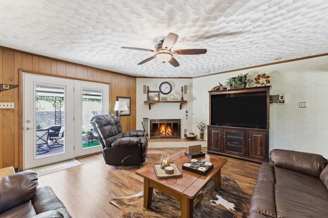 899 Carters Creek Pike, Columbia, TN 38401