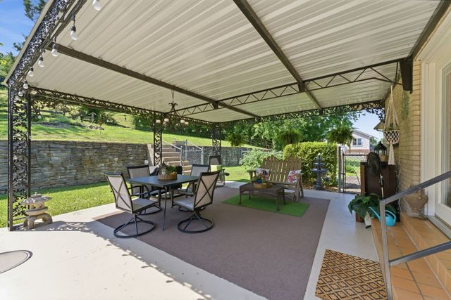 899 Carters Creek Pike, Columbia, TN 38401