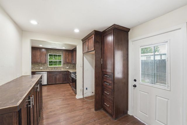 2922 Pansy Street, Pasadena, TX 77503