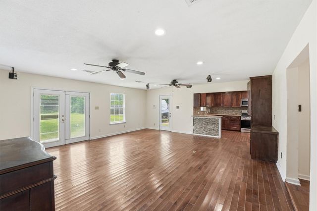 2922 Pansy Street, Pasadena, TX 77503
