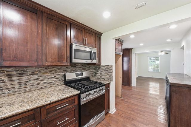 2922 Pansy Street, Pasadena, TX 77503