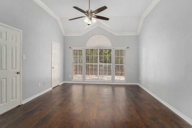 6119 Fox Hunt Drive, Arlington, TX 76001