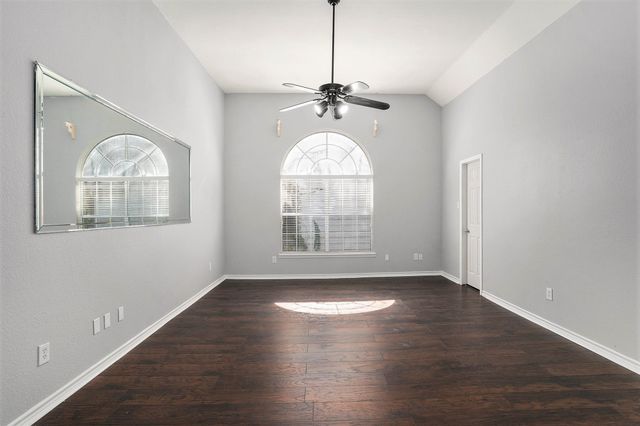 6119 Fox Hunt Drive, Arlington, TX 76001