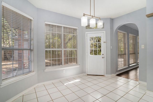 6119 Fox Hunt Drive, Arlington, TX 76001