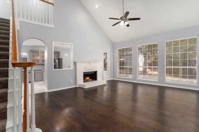 6119 Fox Hunt Drive, Arlington, TX 76001