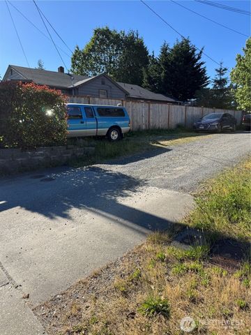 203 112th Street SE, Everett, WA 98208