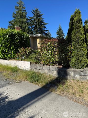 203 112th Street SE, Everett, WA 98208