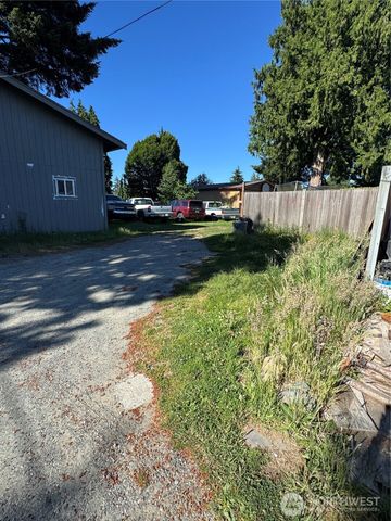203 112th Street SE, Everett, WA 98208