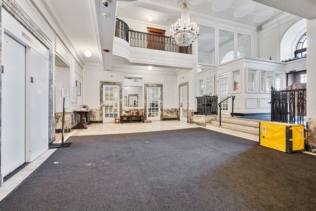 466 Commonwealth Ave 204, Boston, MA 02215