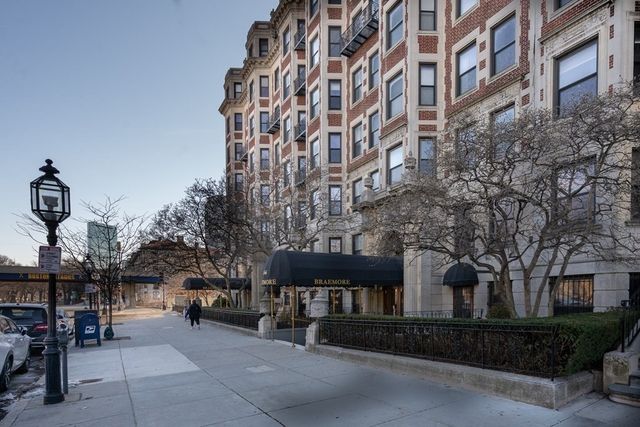 466 Commonwealth Ave 204, Boston, MA 02215
