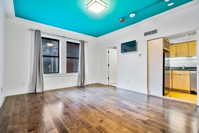 466 Commonwealth Ave 204, Boston, MA 02215