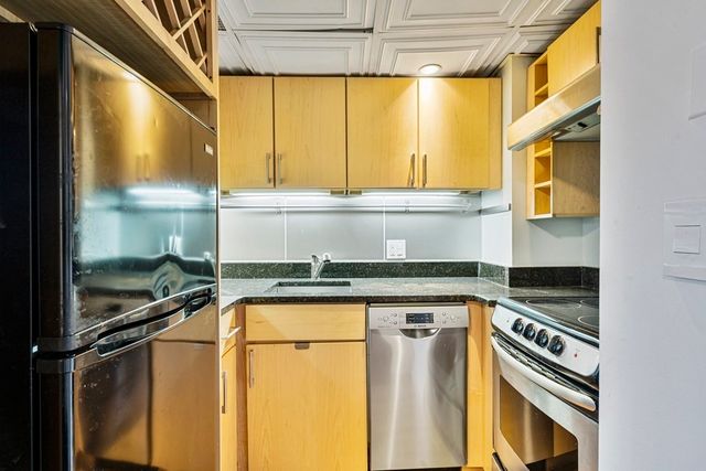 466 Commonwealth Ave 204, Boston, MA 02215