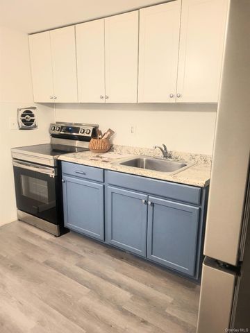 1204 Parr Lake Drive 12D, Newburgh, NY 12550