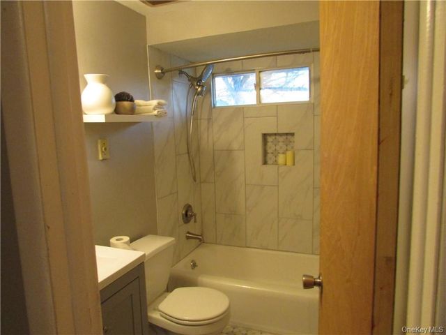 1204 Parr Lake Drive 12D, Newburgh, NY 12550