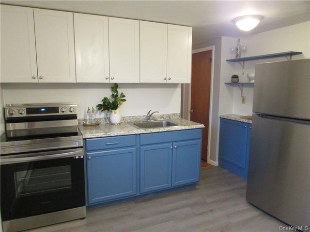 1204 Parr Lake Drive 12D, Newburgh, NY 12550