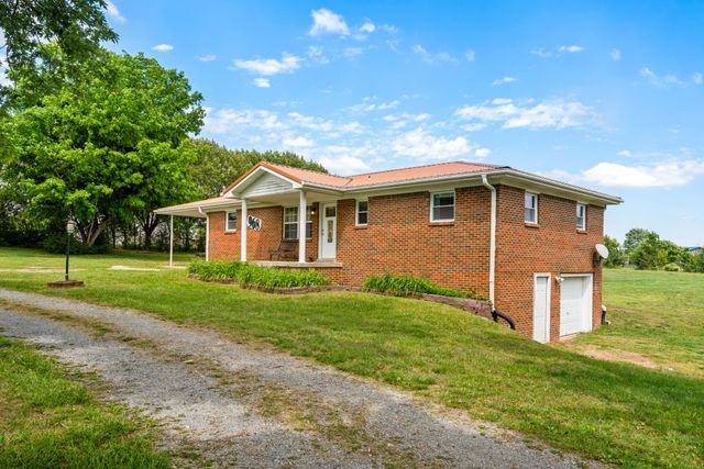 968 Old Nashville Hwy, Mc Ewen, TN 37101