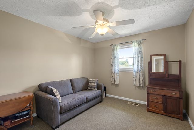 968 Old Nashville Hwy, Mc Ewen, TN 37101