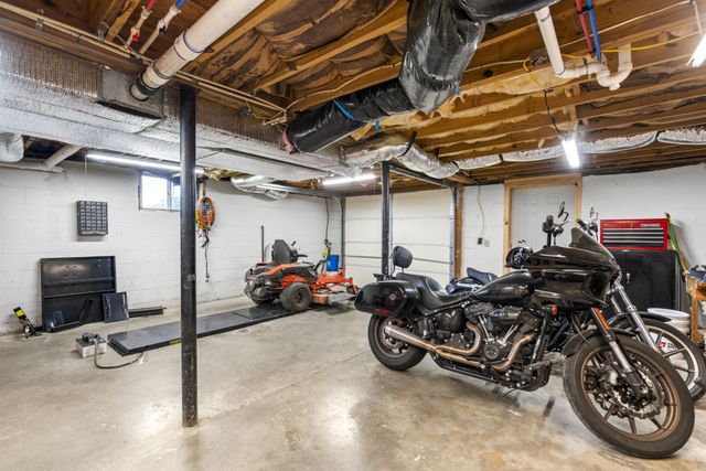 968 Old Nashville Hwy, Mc Ewen, TN 37101