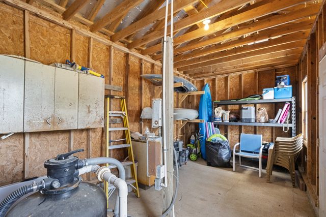 968 Old Nashville Hwy, Mc Ewen, TN 37101