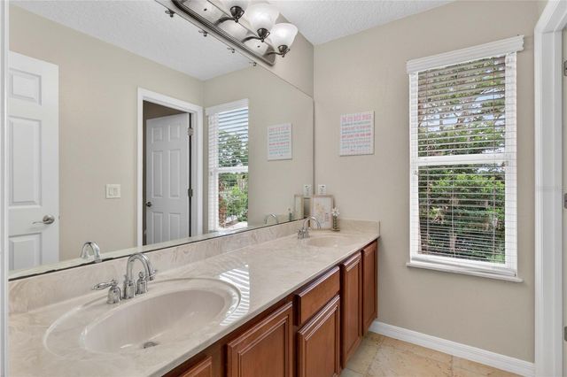 303 W BLUE WATER EDGE DRIVE, Eustis, FL 32736
