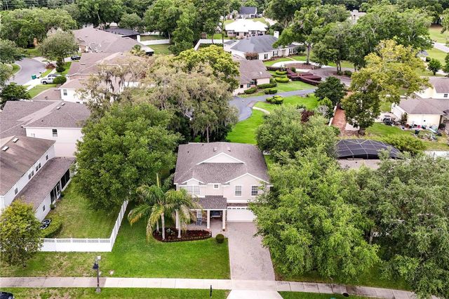 303 W BLUE WATER EDGE DRIVE, Eustis, FL 32736