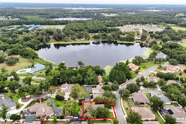 303 W BLUE WATER EDGE DRIVE, Eustis, FL 32736