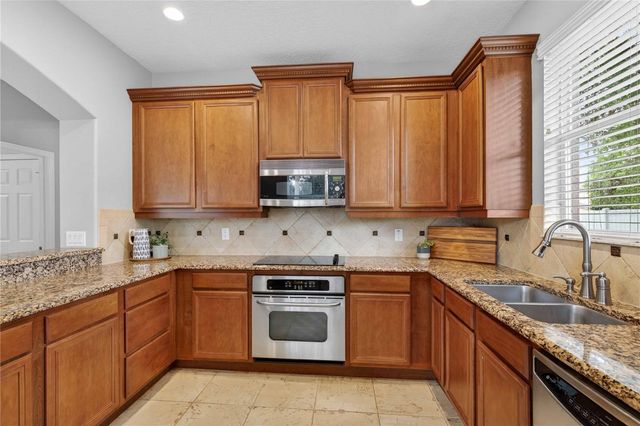 303 W BLUE WATER EDGE DRIVE, Eustis, FL 32736