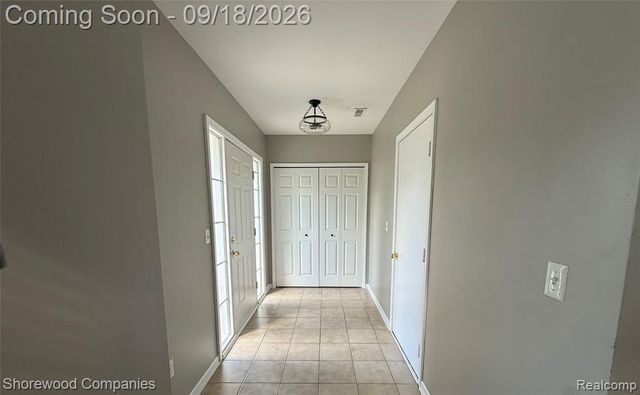 16390 Chatham Drive 150, Macomb, MI 48044