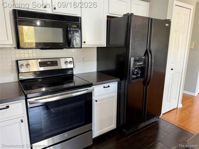 16390 Chatham Drive 150, Macomb, MI 48044