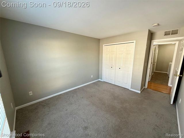 16390 Chatham Drive 150, Macomb, MI 48044