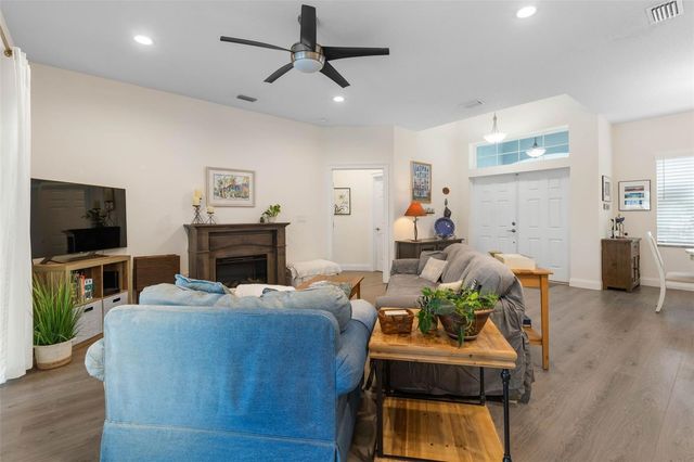 3 LEEDS PLACE, Palm Coast, FL 32137