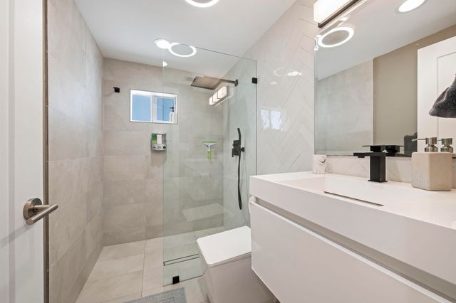 2112 NE 32nd Avenue, Fort Lauderdale, FL 33305