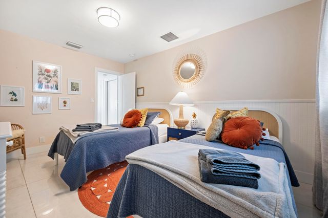 2112 NE 32nd Avenue, Fort Lauderdale, FL 33305