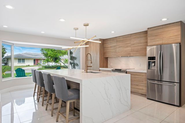 2112 NE 32nd Avenue, Fort Lauderdale, FL 33305